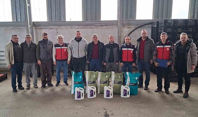 Simav'da 11 sera üreticisine 2,5 ton gübre desteği