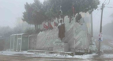 Sındırgı'nın yüksek kesimlerinde kar ve buzlanma etkisini artırdı