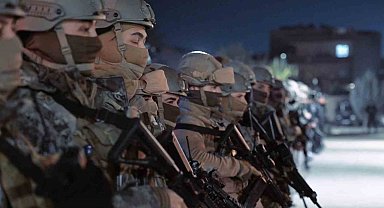 Şırnak'ta 2 milyon 630 bin liralık kaçak ürün ele geçirildi: 11 gözaltı