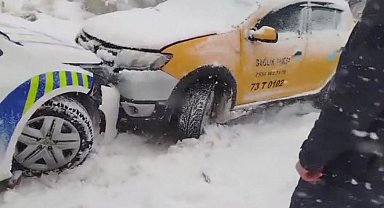 Şırnak'ta yoğun kar ve buzlanma zincirleme kazaya neden oldu