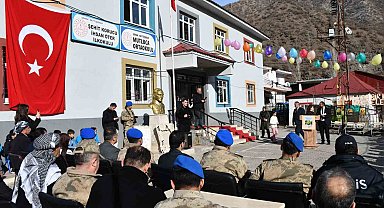 Şırnaklı öğrenciler köyde kitap yazıp imza günü etkinliği düzenledi