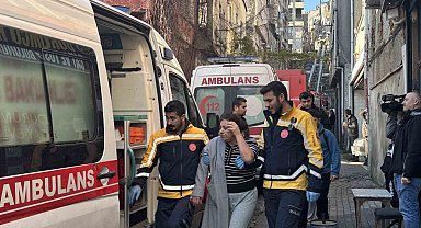 Şişli'de 2 katlı binada yangın paniği: Hastane yolundan dönen astım hastası ev sahibi fenalık geçirdi
