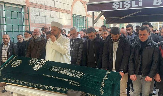 Şişli'de otomobilin kaldırıma çıkarak yayaların arasına daldığı kazada ölen kişi son yolculuğuna uğurlandı