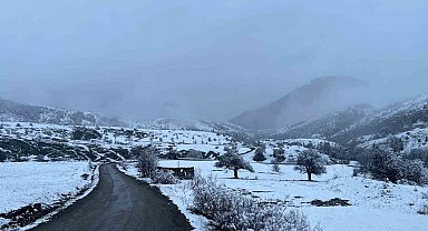 Sivas'ın Karadeniz'e açılan kapısına kar yağdı, kartpostallık görüntüler oluştu