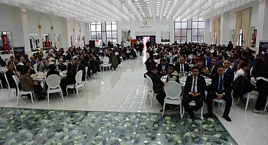 Sivas'ta öğrenciler, meslek sektörleri temsilcileri ile buluştu