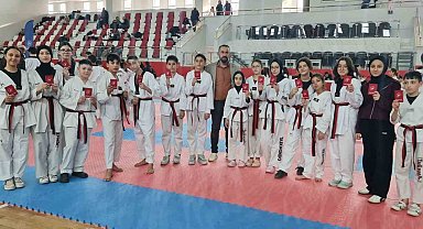 Siyah kuşak sınavında Afyonkarahisarlı sporculardan önemli başarı