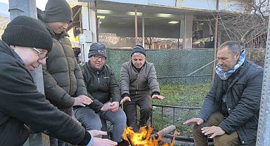 Soğuk havalar en fazla pazarcı esnafını etkiledi