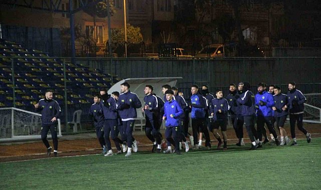 Söğütspor'da Teknik Direktör Savaş Akgün ilk antrenmanına çıktı