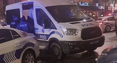 Sultangazi'de iki kişi arasındaki kavgaya aileler dahil oldu: Ortalık savaş alanına döndü