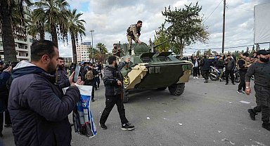 Suriye'de hükümet aleyhinde protestolara sahne olan Lazkiye'de sokağa çıkma yasağı