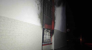 Tahliye edilen okulda çıkan yangın panikletti