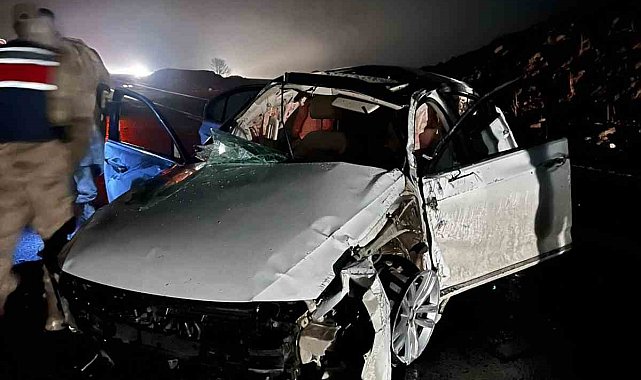 Takla atan otomobil hurdaya döndü: 1 ölü, 1 yaralı