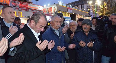 Tanju Özcan umre yolculuğuna dualarla uğurlandı