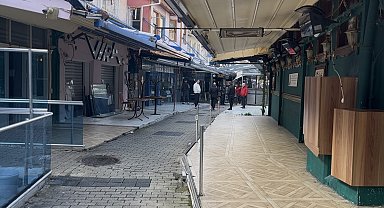 Tarihi Arap Şükrü Sokağı'nda tente krizi