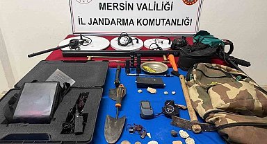 Tarihi eser peşindeki defineciler jandarmaya takıldı