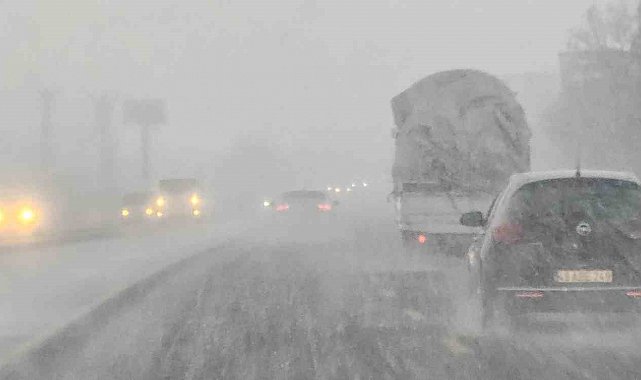 Tatvan'da kar yağışı