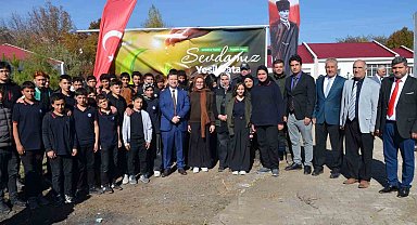 Tatvan'da okul bahçeleri fidanlarla yeşilleniyor