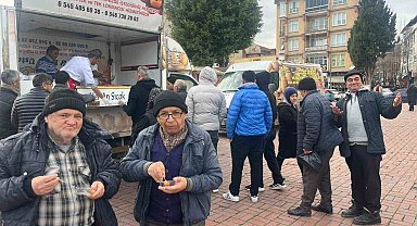 Tavşanlı protokolü ve vatandaşlar lokma etkinliğinde buluştu