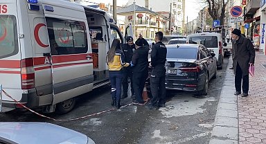 Tedaviyi reddeden alkollü adam, "Ben suç mu işledim" diyerek gözyaşı döktü