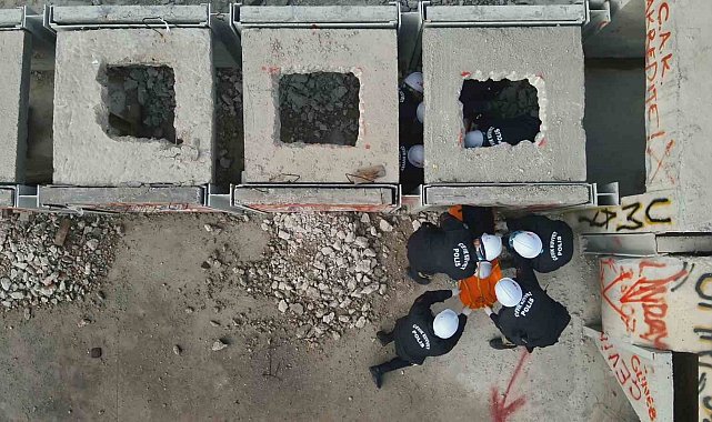 Tekirdağ'da çevik kuvvete afet anında enkazda arama kurtarma eğitimi