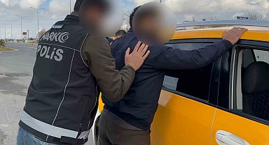 Telefon dolandırıcısı 5,5 milyonluk altınla taksisinde yakalandı