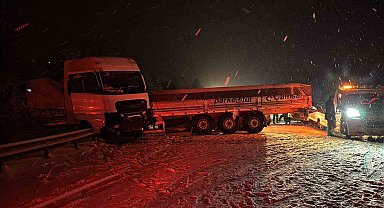 TEM'in Bolu geçişinde ortalık savaş alanına döndü: 7 araç birbirine çarptı