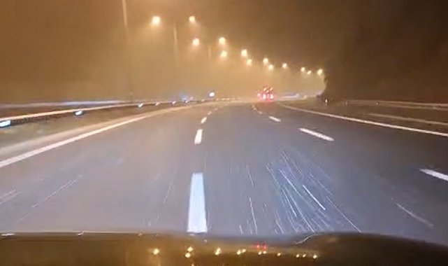 TEM'in Bolu geçişinde tipi şeklinde kar yağışı