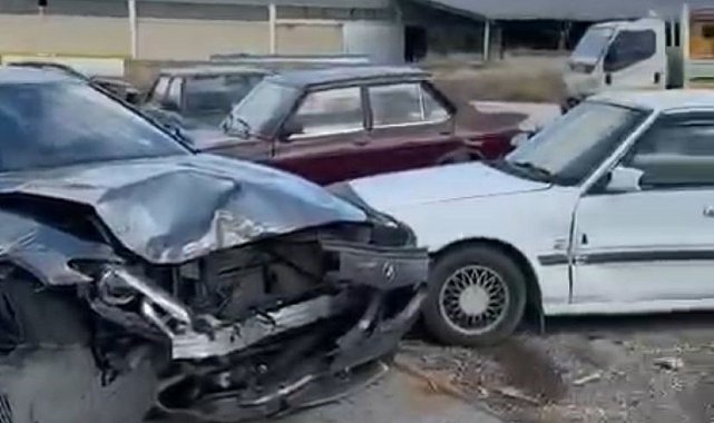 Temizlenmesi için bırakılan lüks otomobili izinsiz alıp 3 araca çarptı: 1 yaralı