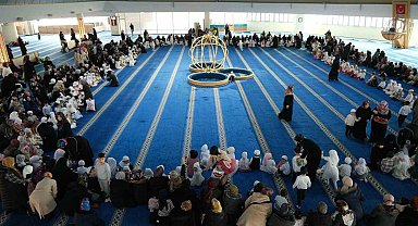 Terzibaba Camii'nde miniklerin "üç aylar" coşkusu