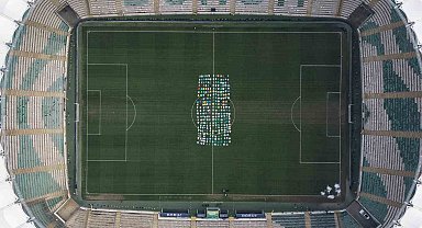 Timsah Arena'da 300 koleksiyonluk formayla dev koreografi