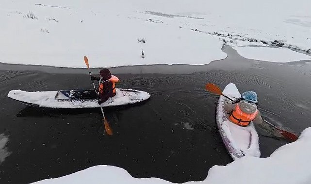 Tokat-Ordu sınırında donan mendereslerde kano yaptılar