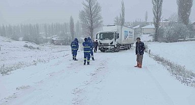 Tokat'ta kar yağışı ulaşımı olumsuz etkiledi