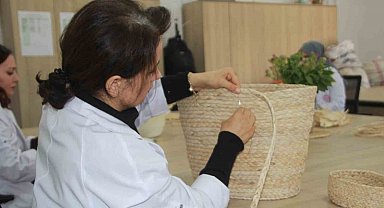 Topraktan gelen miras tasarımla buluştu: Mısır kabuğu kadınların elinde hayat buluyor