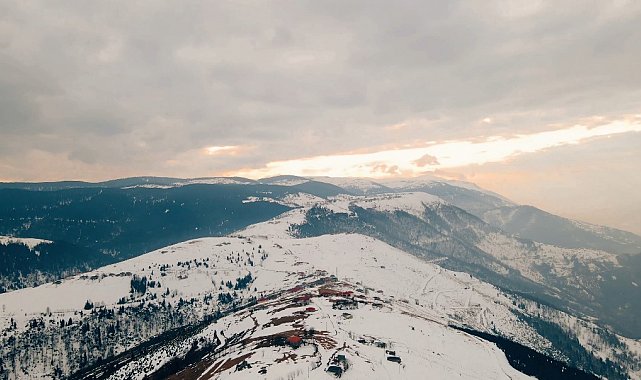 Trabzon'un yaylalarından kar manzaraları