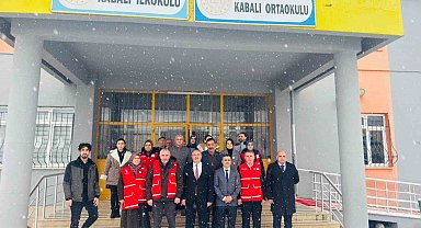 Türk Kızılay Vezirköprü'de 88 öğrenciyi giydirdi