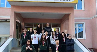 Türkeli Anadolu Lisesi'nden 5 il birinciliği