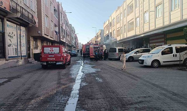 Tutuşan talaş iş yerini yaktı
