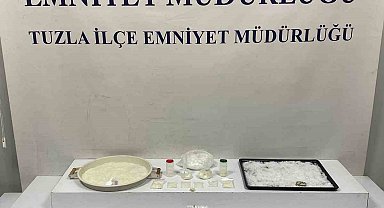 Tuzla'da düzenlenen narkotik operasyonunda 2 kilo 389 gram uyuşturucu ele geçirildi