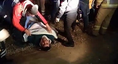 Uçuruma yuvarlanan motosikletliyi ekipler kurtardı