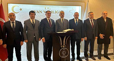 Ulaştırma ve Altyapı Bakanı Uraloğlu, Van'a geldi