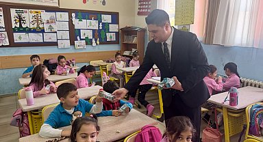 Ülkü Ocakları'ndan Nazilli'de öğrencilere ağız ve diş sağlığı desteği