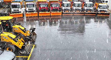 Ümraniye'de kar timleri teyakkuzda