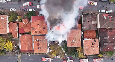 Ümraniye'de korkutan yangın: 4 kişi kurtarıldı