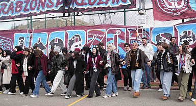 Üniversiteli Trabzonsporlulardan Keçiören'de coşkulu Horon Festivali