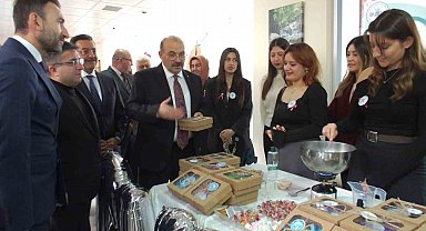 Üniversiteliler 30 projenin tanıtımını yaptı