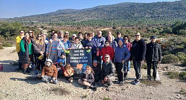 Urla'da yanan orman için umut yeşerdi: 500 meşe palamudu toprakla buluştu