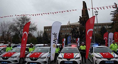 Uşak'ta emniyet ve jandarma teşkilatına 47 yeni araç