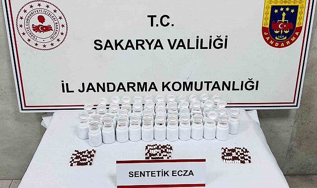 Uyuşturucu ve uyarıcı madde satacağı tespit edilen şüpheliyi jandarma yakaladı