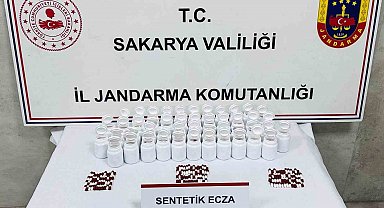 Uyuşturucu ve uyarıcı madde satacağı tespit edilen şüpheliyi jandarma yakaladı