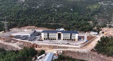 Vali Akbıyık, çevre dostu yeni binayı inceledi